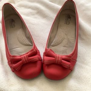 Red fancy flats